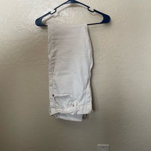 White Levi’s Men’s